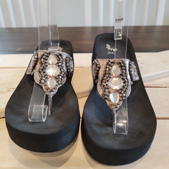 Yellow Box Cherilyn Bronze Beaded Rhinestones Leather 9 Wedge Flip Flops Sandals - Picture 3 of 11